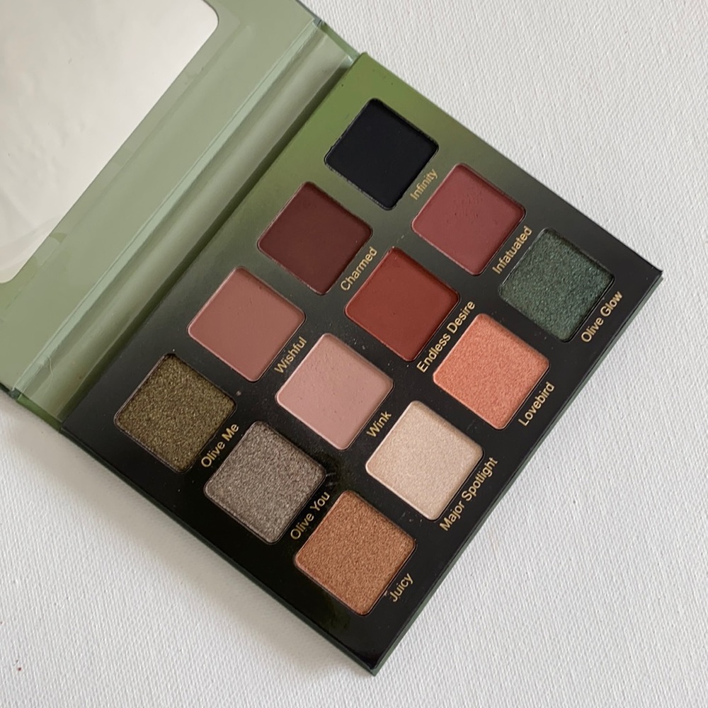 VIOLET VOSS OLIVE YOU FOREVER palette